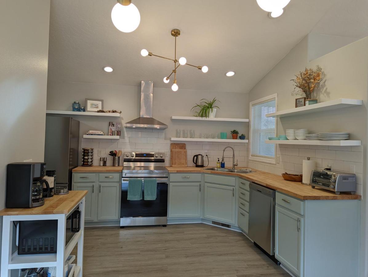 Contemporary 2-Bedroom Close To Downtown, Dining Eugene Extérieur photo