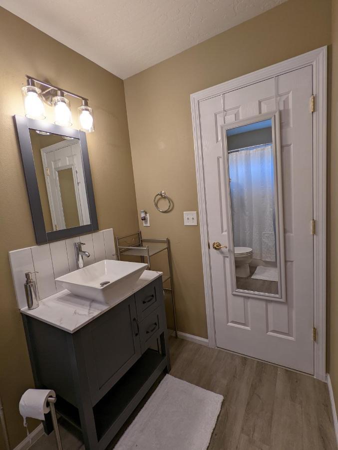 Contemporary 2-Bedroom Close To Downtown, Dining Eugene Extérieur photo